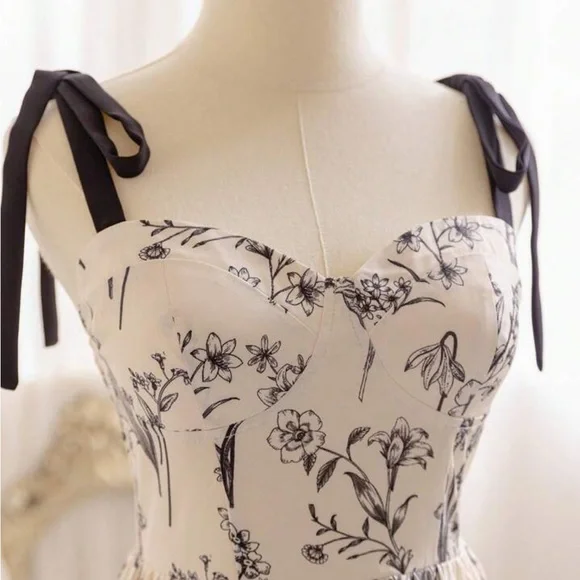 Floral Print Maxi Dress - Picture 4 of 6